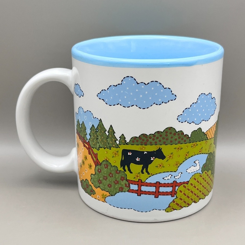 Potpourri Press Mug Cup Country Farm Scene 12 oz Quilted Pattern Vtg White Blue